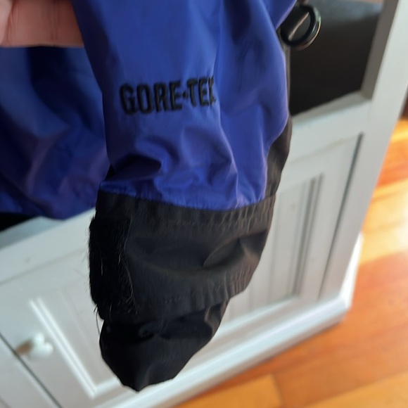 The North Face Black and Blue Gore-Tex Jacket XL - Picture 2 of 8